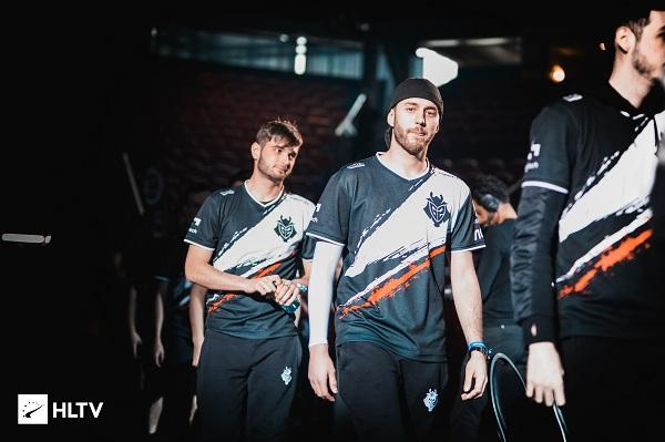 他曾在多次 他曾在多次