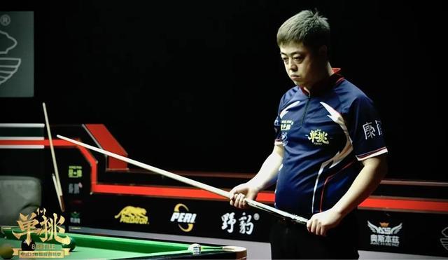 他在球场上 他在球场上