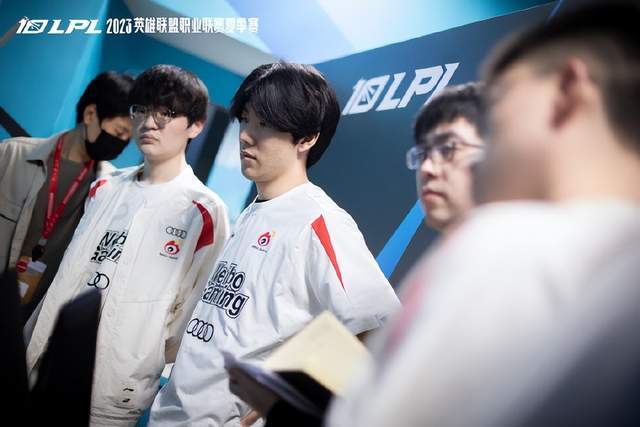 仍不清楚他 仍不清楚他