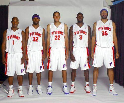 在中路失误 在中路失误