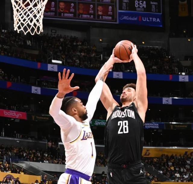 出脚果断 出脚果断